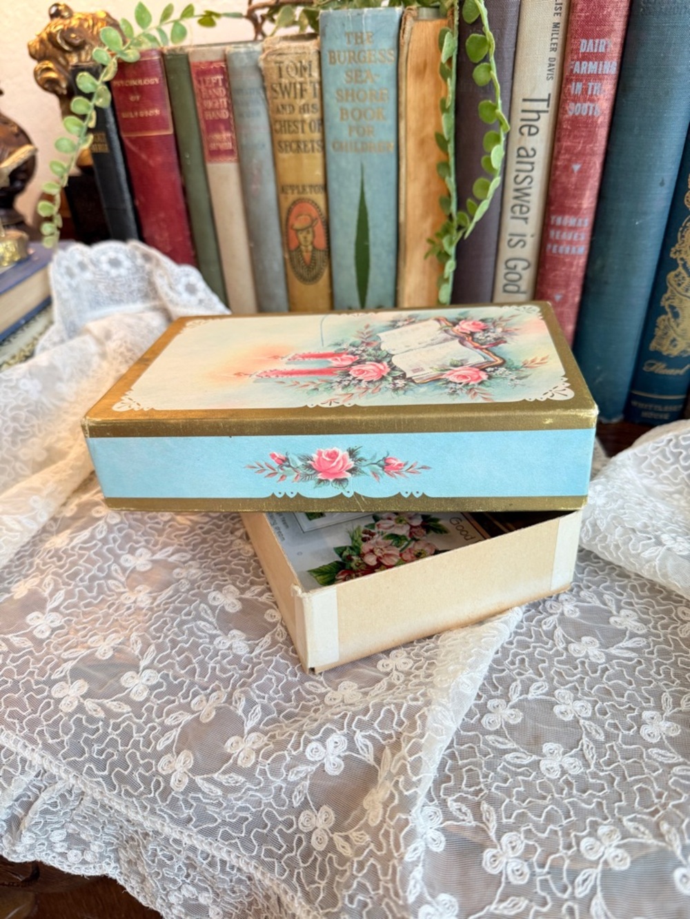 Antique Floral Greeting Card Box with 16 Antique Post Cards 1909-1911 - Picture 7 of 17